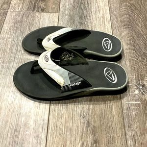 Reef Fanning- Black/White 11